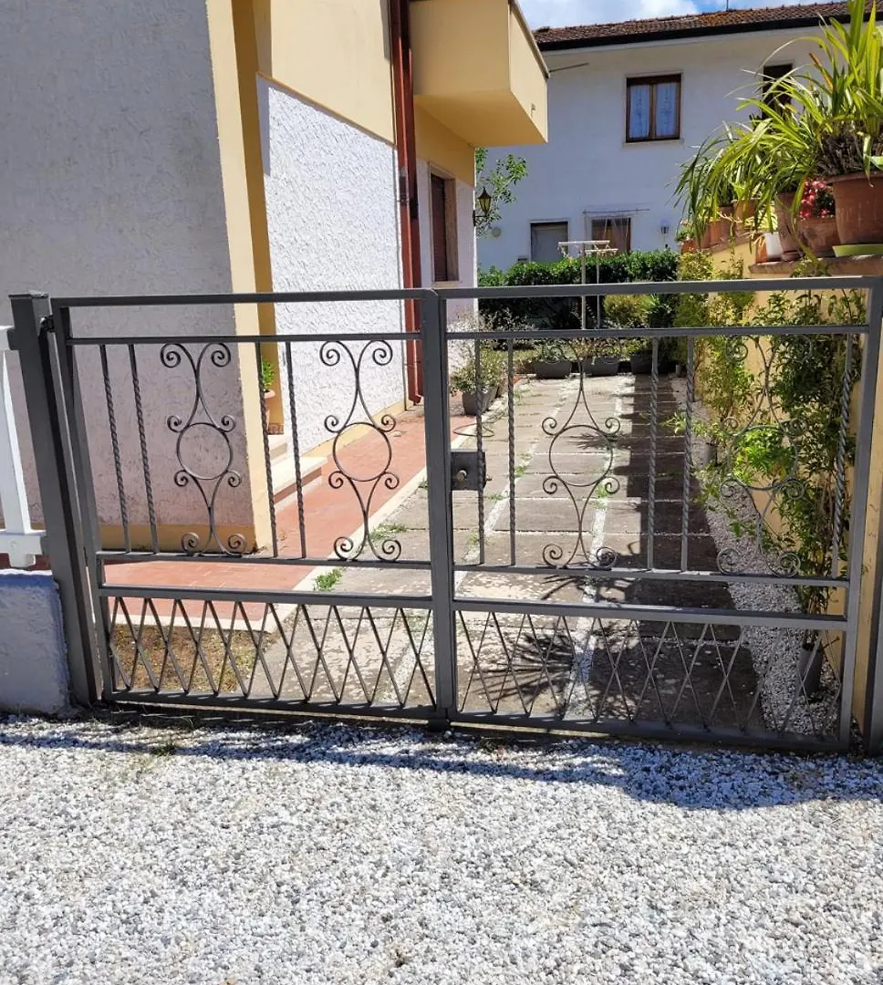 Holiday home Giuliana'S House By The Sea In Tuscany Torre del Lago Puccini Italy